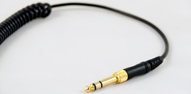 The Philips SHP9500 Headphones have a 3.5 mm jack.
